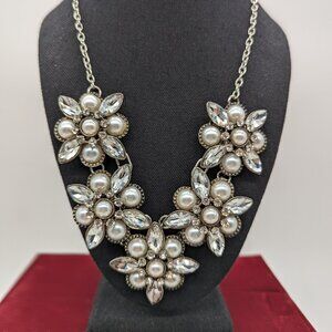 Vintage Statement Necklace in Glass and Pearl